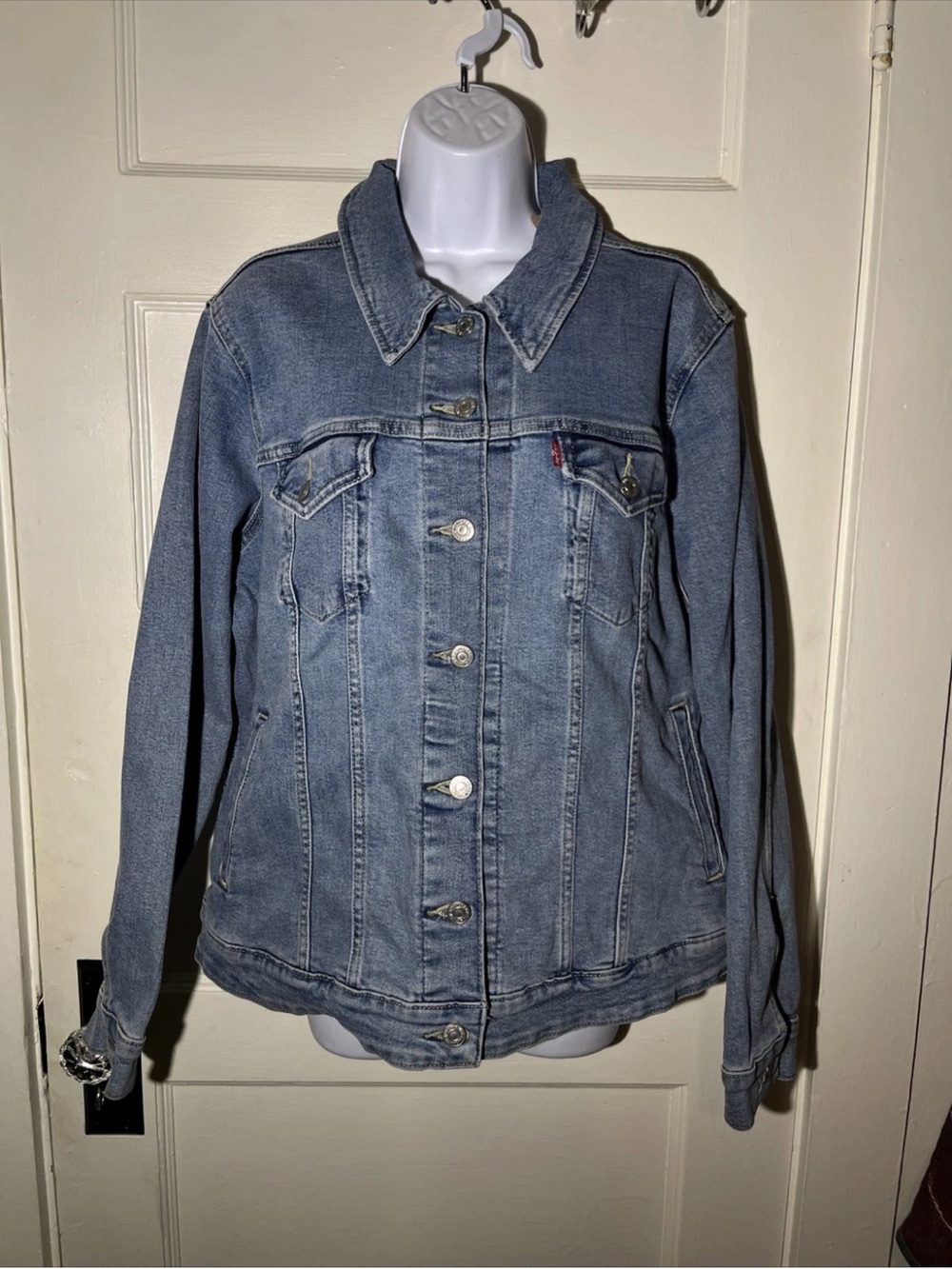 Women’s Jean Jacket Size 2X Levi’s Trucker Jacket NWT